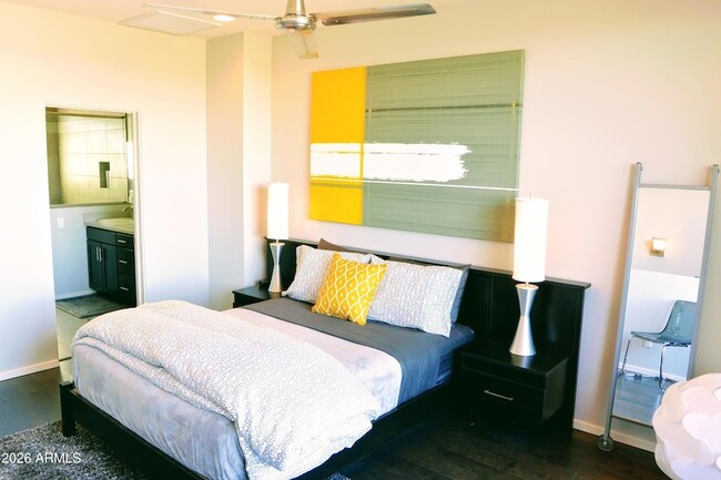 Building Photo - 516 E Ames Pl