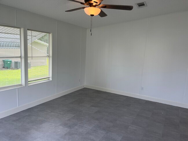 Building Photo - 5486 Williamsburg Ln