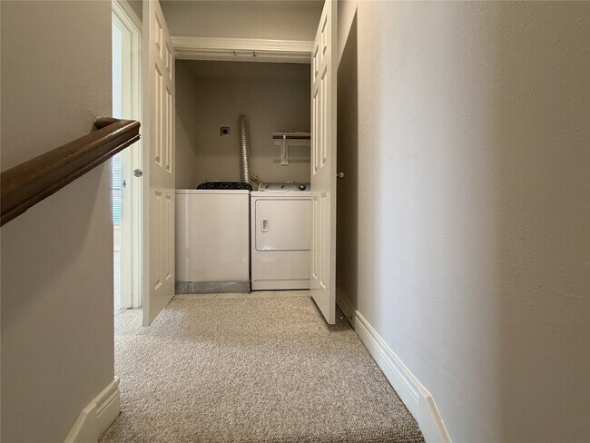 Building Photo - 2612 Edgefield Lakes Dr