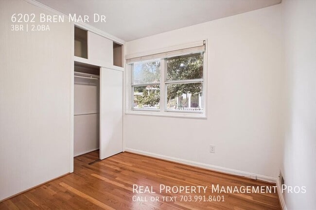 Building Photo - 6202 Bren Mar Dr