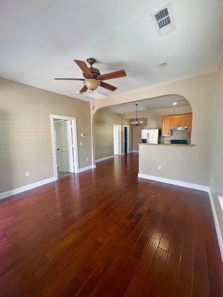 Building Photo - 1305 Florence St