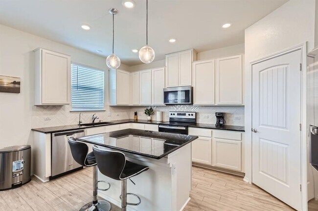 Building Photo - 2110 Goji Ln