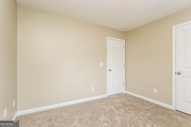 Building Photo - 143 Beechwood Ln