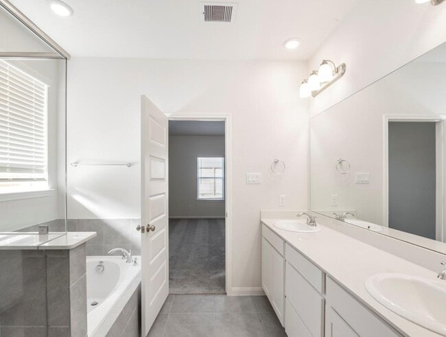 Building Photo - 21610 Reserve Ranch Trl