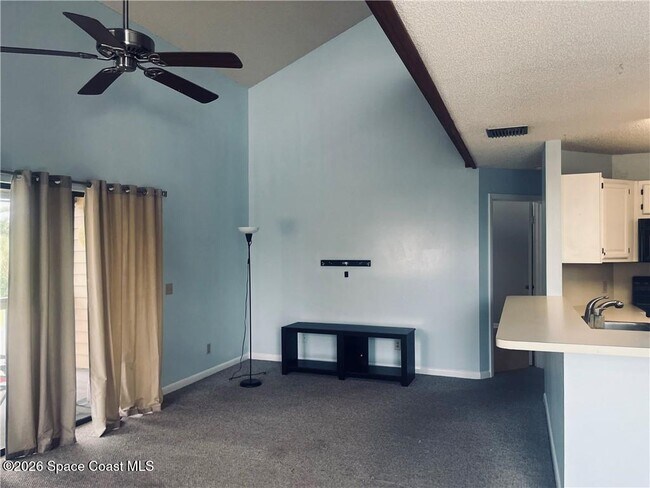 Building Photo - 9632 Riverside Dr