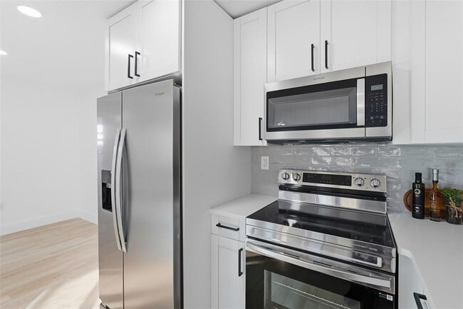 Building Photo - 2470 Del Rio Way