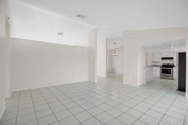 Building Photo - 398 Buttonwood Dr