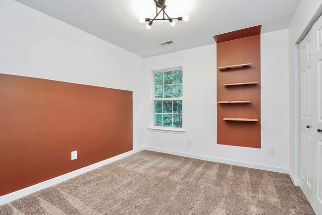 Building Photo - Welcome home to the popular Crossings neig...