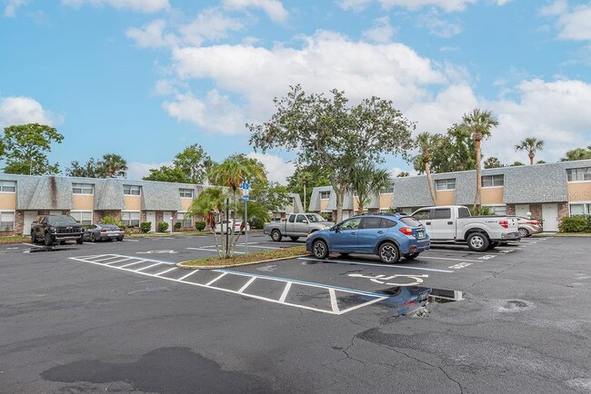 Building Photo - 1610 S Palmetto Ave