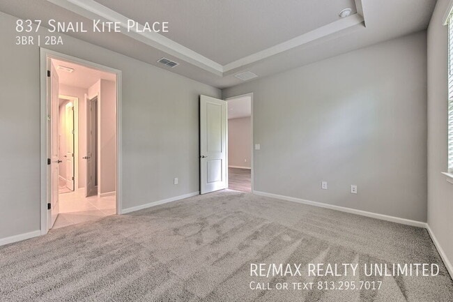 Building Photo - 837 Snail Kite Pl