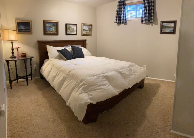 Building Photo - 9619 E 9th Ave