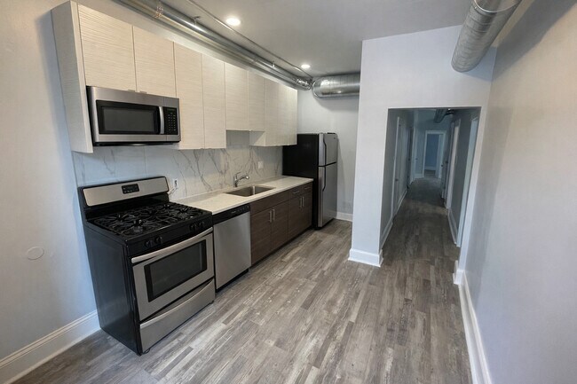 Building Photo - 4431 N Racine Ave