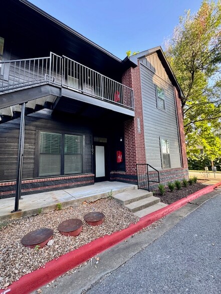 Building Photo - 1137 N Leverett Ave