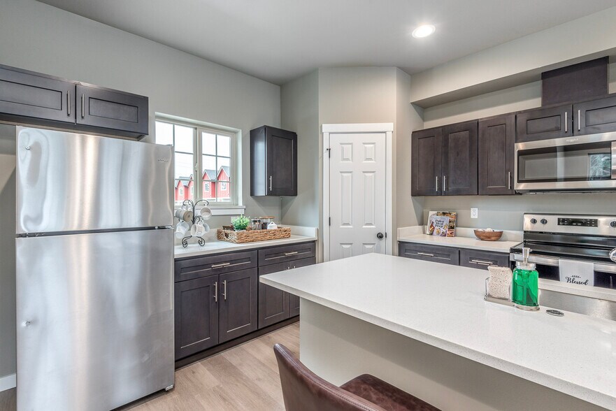 Building Photo - 11212 Bingham Ave E