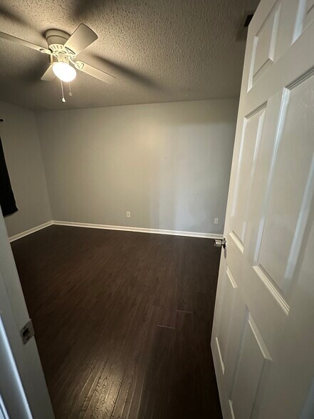 Bedroom/ office 1 - 669 Windhaven Dr