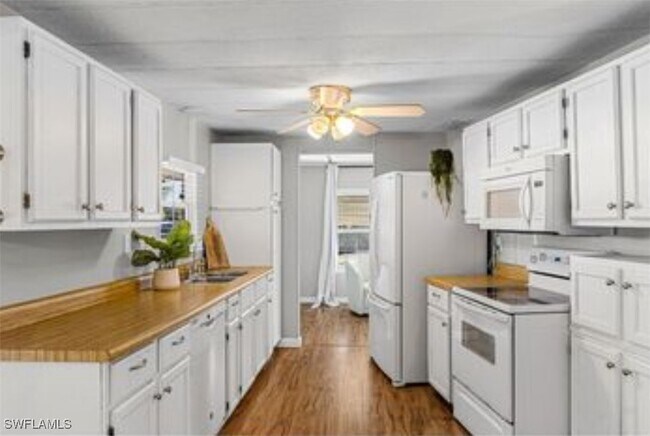 Building Photo - 407 Cape Florida Way