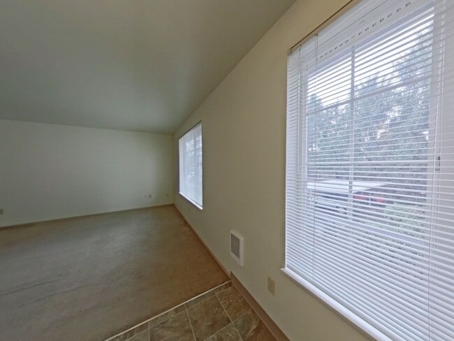Building Photo - WINTER SPECIAL ~ $735 OFF FIRST MONTH RENT
