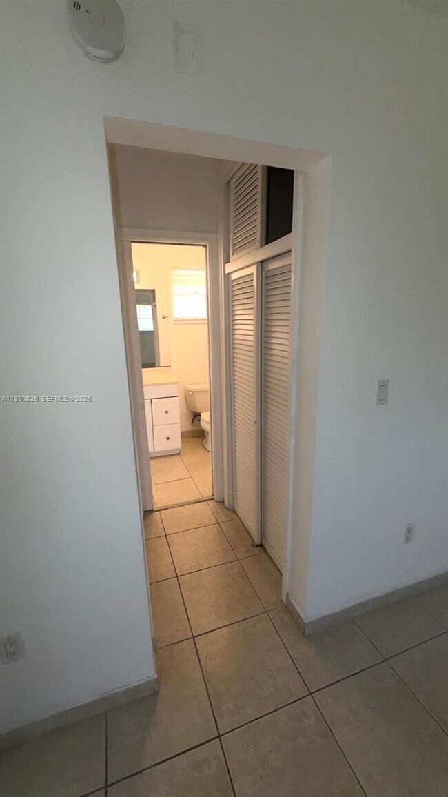 Building Photo - 2800 NE 203rd St