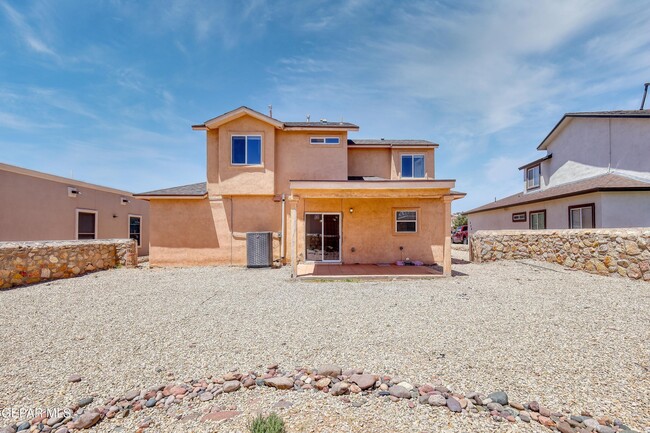 Building Photo - 3104 Tierra Paola Ln