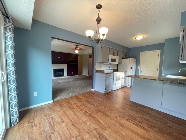 Building Photo - 1441 W Seminole St