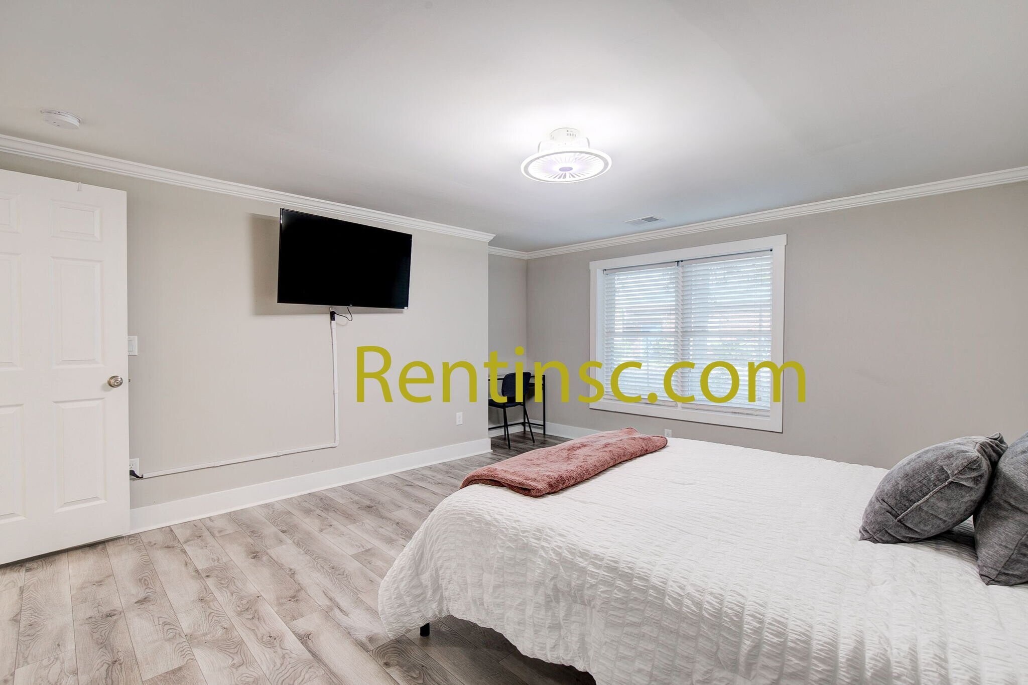 Building Photo - 1004 Pine St