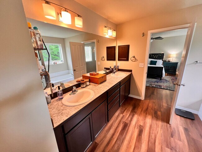 Building Photo - Spacious 3BR/2.5BA w/ Open Floor Plan, Fenced Yard, Office Nook & Garage