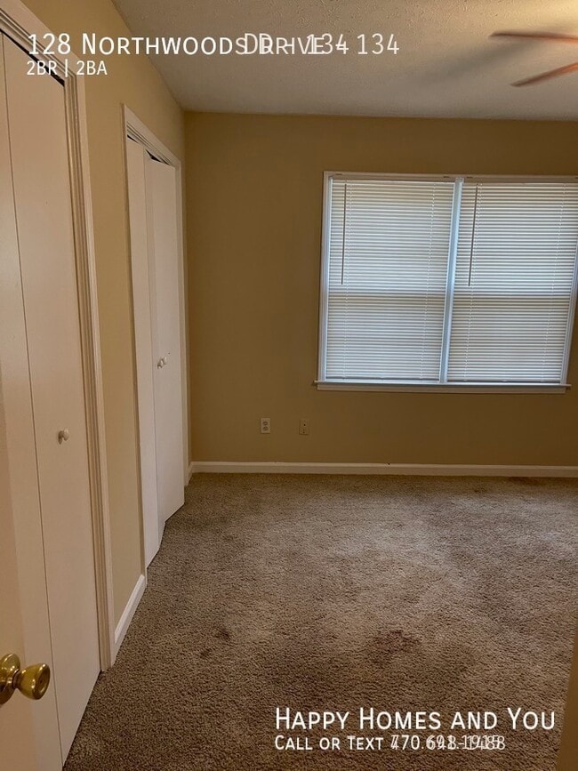 Building Photo - 128 Northwoods Dr