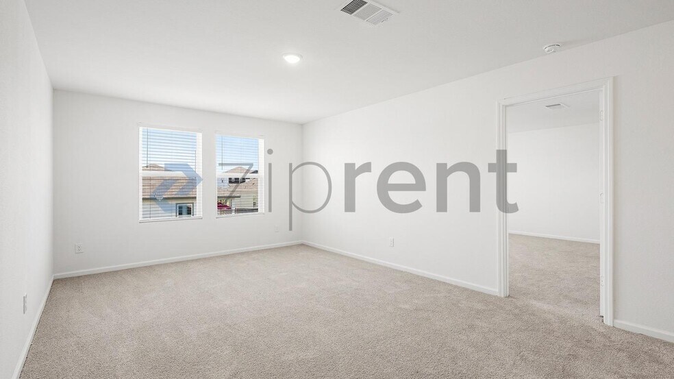 Building Photo - Unit