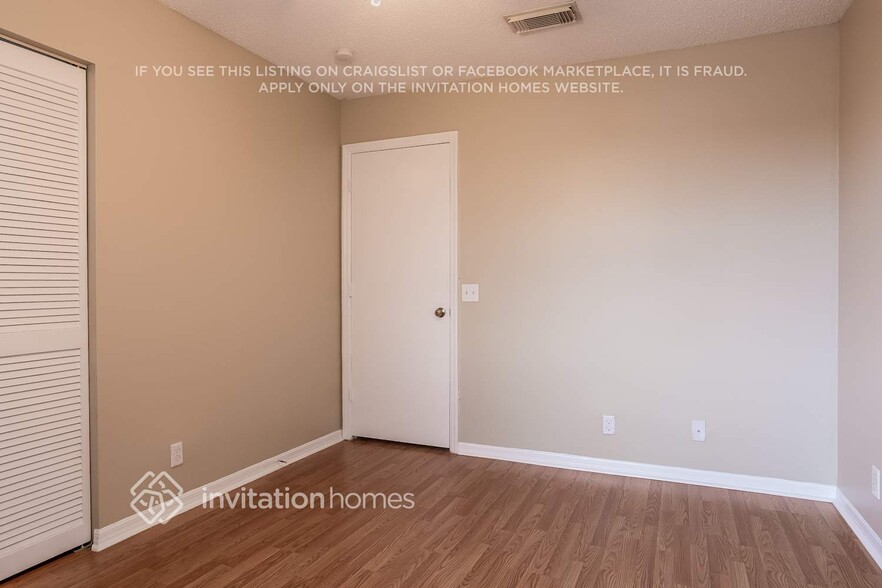 Building Photo - 7521 Santa Monica Dr