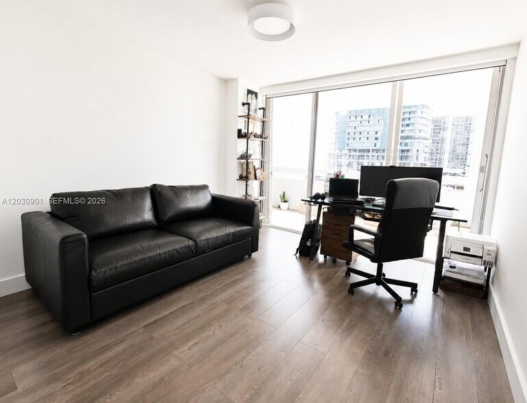 Building Photo - 1627 Brickell Ave