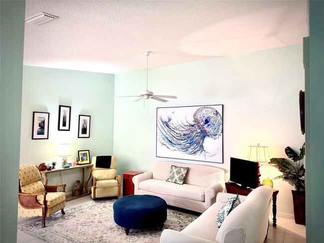 Building Photo - 10744 SW Elsinore Dr