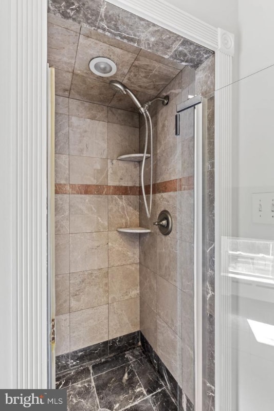 Building Photo - 625 Summit St