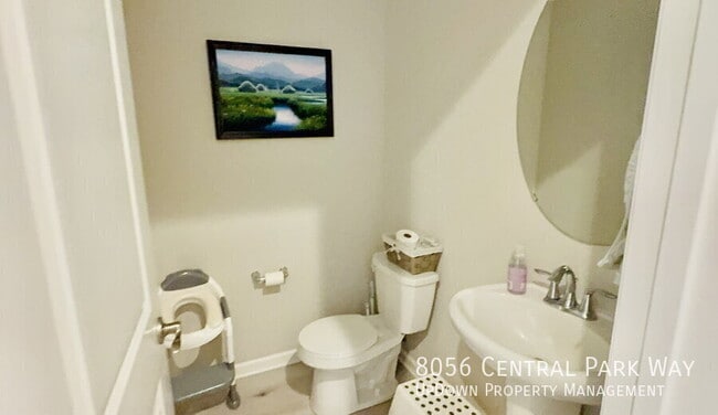 Building Photo - 8056 Central Park Way