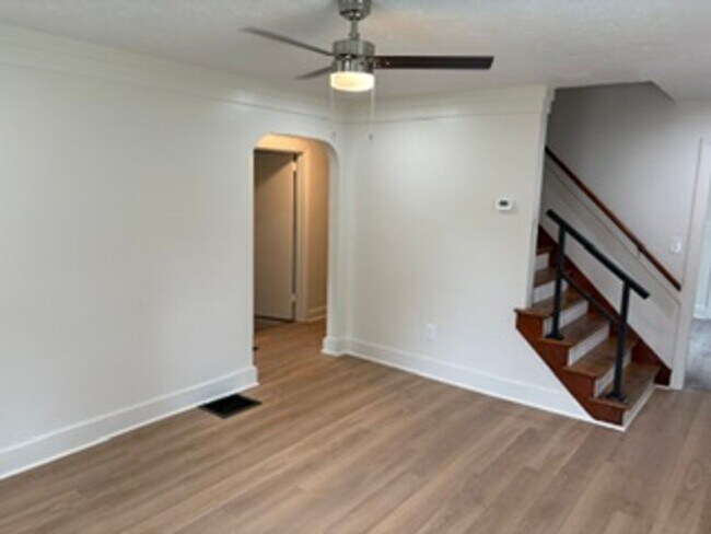 Building Photo - 300 Northwestern Pkwy