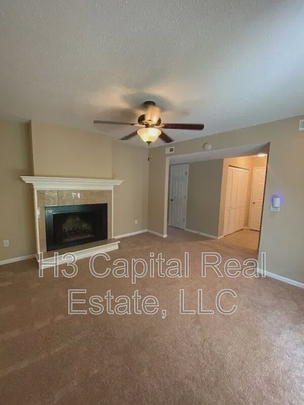 Building Photo - 112 Sunnyside St