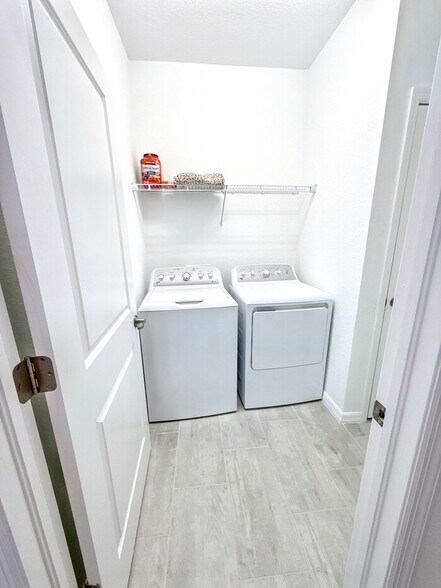 Building Photo - 11305 Shady Blossom Dr