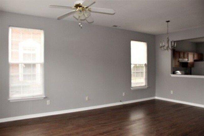 Building Photo - 3BR/2.5BA Townhome in Cobblestone Cove, Move In Ready - Paint and Flooring is new