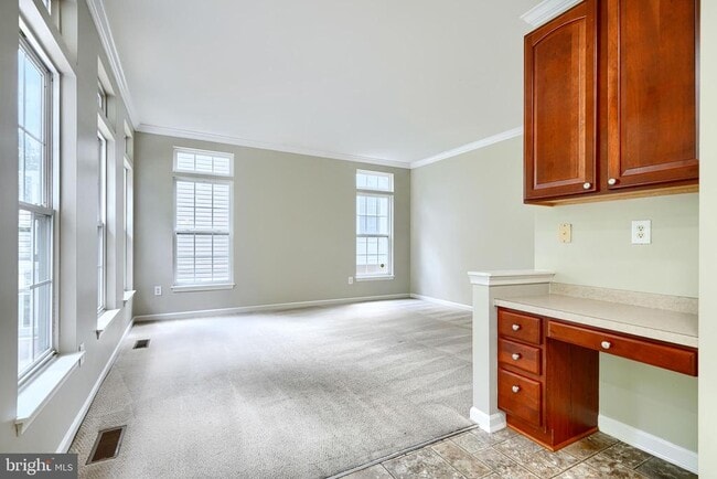 Building Photo - 7211 Lyndsey Way