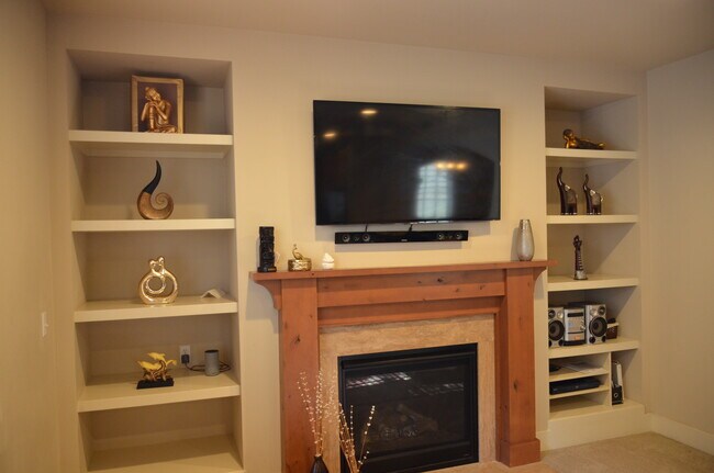 Building Photo - 11031 Muirwood Way NE