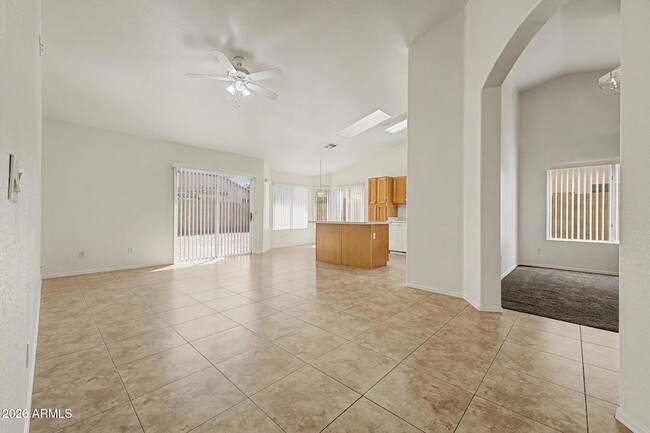 Building Photo - 851 W Palo Verde St