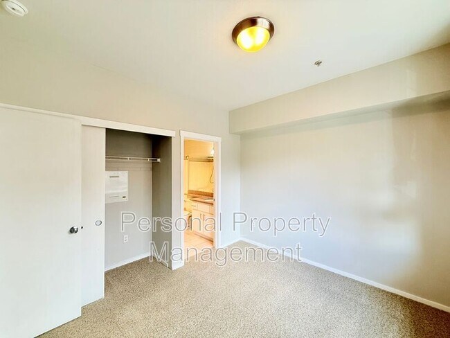 Building Photo - 10800 SE 17th Cir