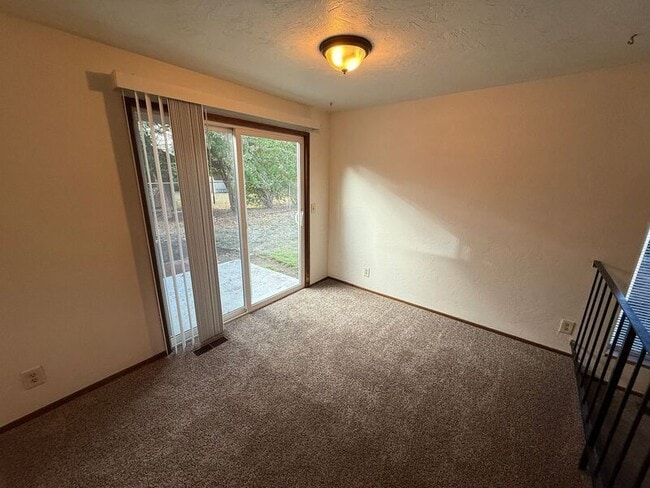 Building Photo - 2907 Moraga Ave SE