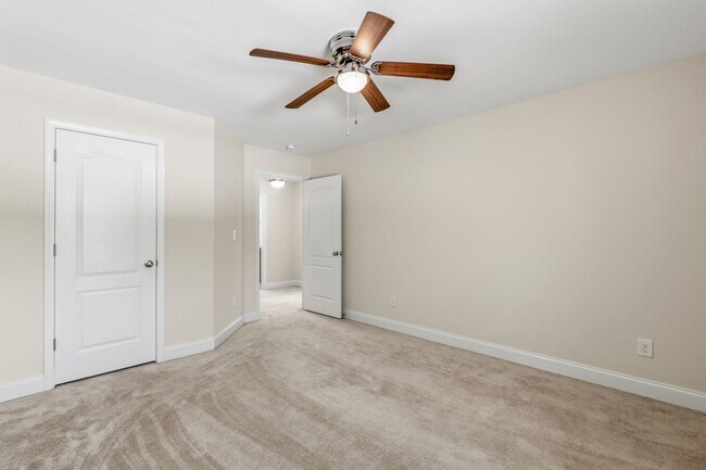 Building Photo - 5 Bedrooms in the heart of Summerfield!