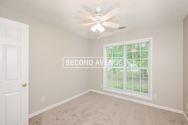 Building Photo - 130 Shenandoah Dr