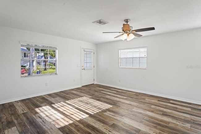 Building Photo - 6634 Hickorywood Ln