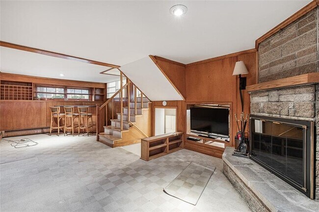 Building Photo - 14 Rip Van Winkle Cir