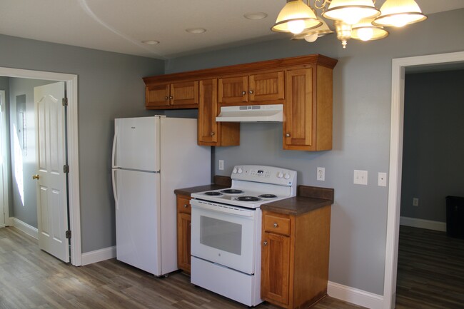 New refrigerator and stove. - 310 Chestnut Alley