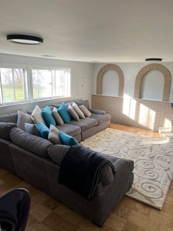 Building Photo - 510 Lasalle St