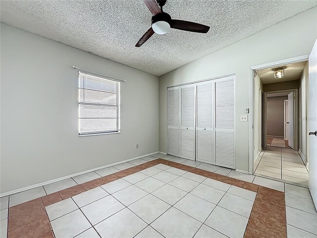 Building Photo - 1623 Carter Oaks Dr