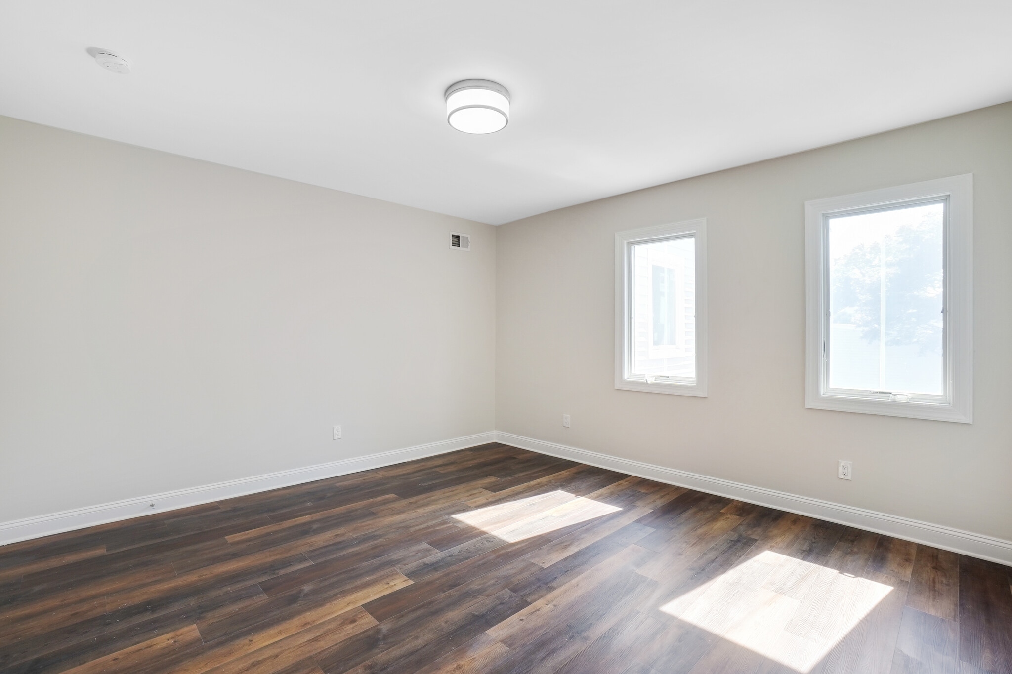 Building Photo - 77 Mill St